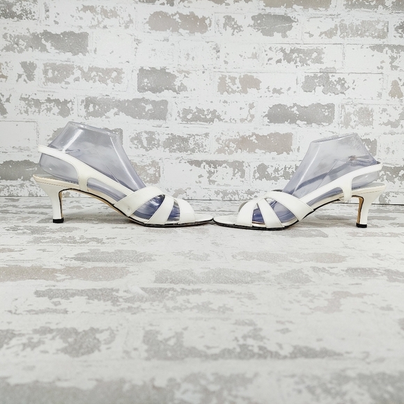 New VanEli Women's White Faux Patent Leather 2" Heel Sandals T662 - Picture 7 of 13